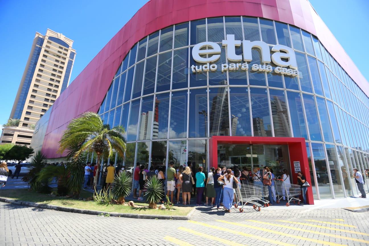 Etna não consegue competir com e-commerce e fecha lojas no Nordeste