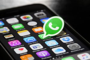 Banco Central libera WhatsApp para fazer transações com cartões