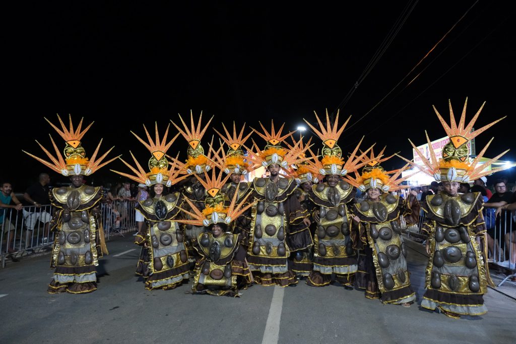 Carnaval homenagem polo moveleiro de Ubá